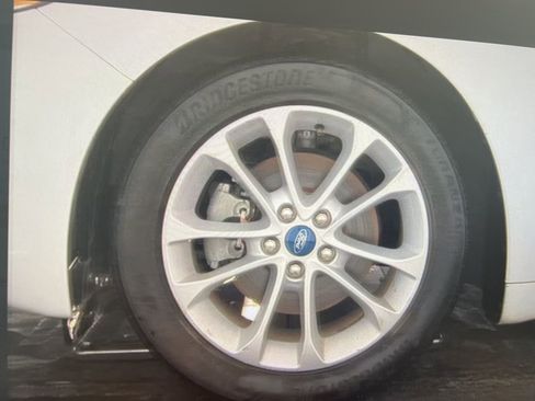 Used 2019 Ford Fusion SE image 15