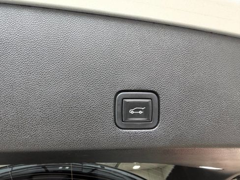 Used 2020 Cadillac XT6 Premium Luxury AWD/4WD image 29