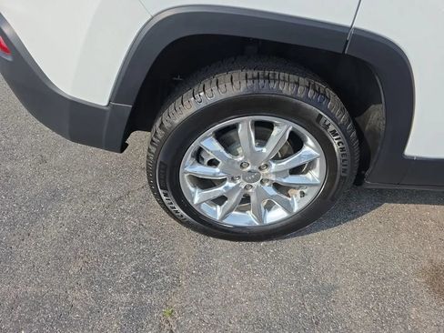 Used 2015 Jeep Cherokee Limited AWD/4WD image 15