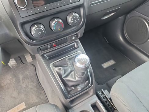 Used 2012 Jeep Patriot Sport image 16