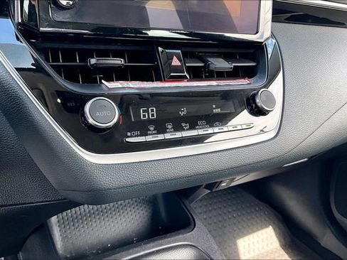 Used 2025 Toyota Corolla LE FWD image 23