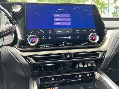 New 2026 Lexus TX 500h AWD image 21