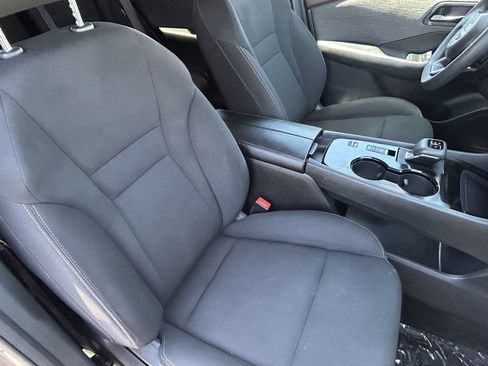 Used 2023 Nissan Rogue S FWD image 12