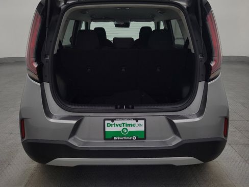 Used 2023 Kia Soul LX image 29