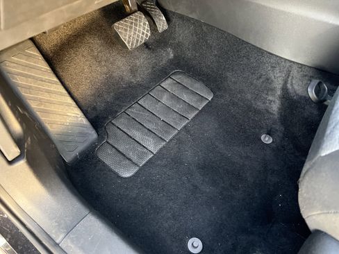 Certified 2025 Volkswagen Tiguan S image 15