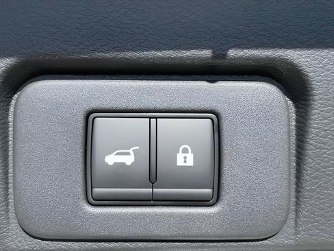 Used 2025 Nissan Rogue Platinum AWD/4WD image 12