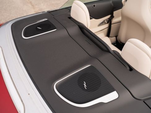 Used 2024 Mercedes-Benz CLE 300 4MATIC Cabriolet image 38