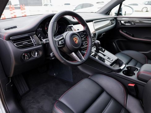 New 2026 Porsche Macan GTS AWD/4WD image 4