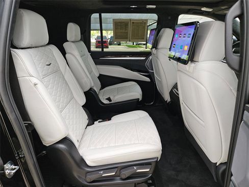 Used 2026 Cadillac Escalade ESV Platinum Sport w/ LPO, ONYX Package AWD/4WD image 27