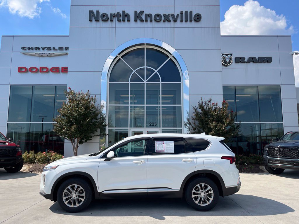 Used 2019 Hyundai Santa Fe SEL FWD image 2