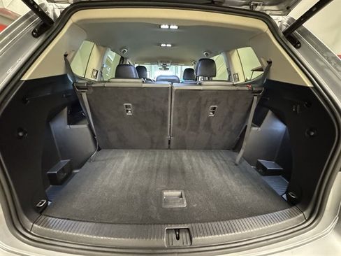 Used 2025 Volkswagen Atlas SE FWD image 19