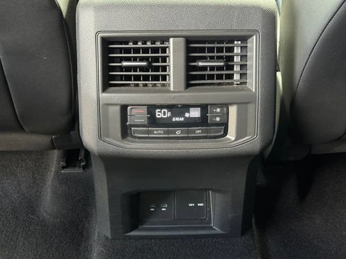 Used 2023 Volkswagen Atlas SE AWD/4WD image 15