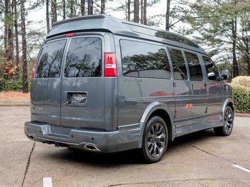 Used 2023 Chevrolet Express 2500 image 7