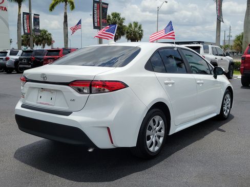 Used 2025 Toyota Corolla LE FWD image 12