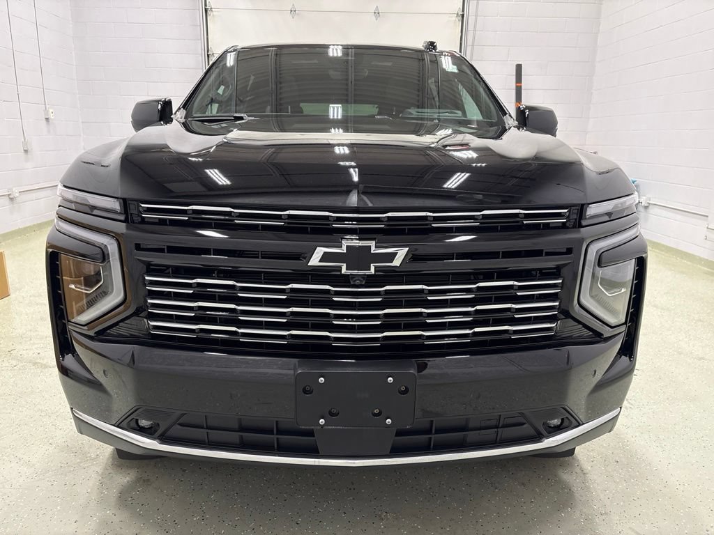 Used 2026 Chevrolet Suburban High Country AWD/4WD image 9