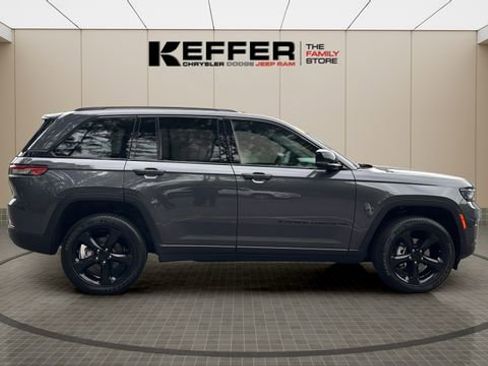 Certified 2024 Jeep Grand Cherokee Altitude AWD/4WD image 7