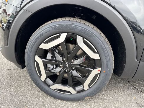 New 2025 Kia Telluride S image 9