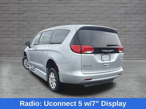 Used 2023 Chrysler Voyager LX FWD image 5