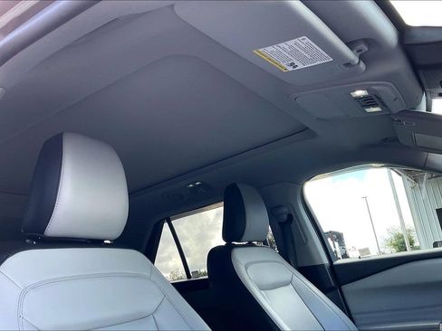 Used 2021 Ford Explorer XLT w/ Equipment Group 202A RWD image 22