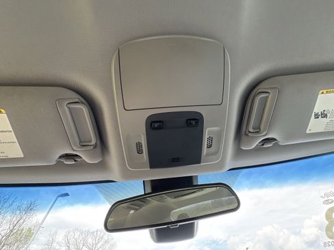 Used 2018 Toyota Camry LE image 24