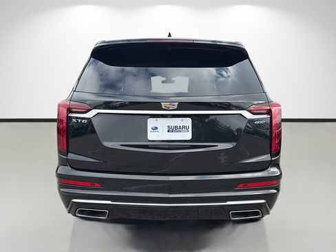 Used 2023 Cadillac XT6 Premium Luxury image 4
