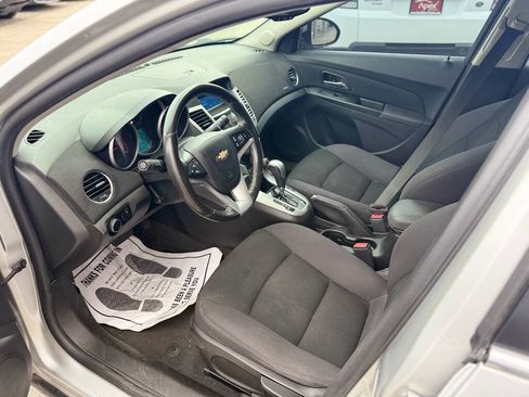 Used 2013 Chevrolet Cruze LT image 8