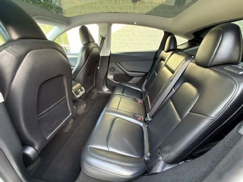 Used 2024 Tesla Model Y Long Range AWD/4WD image 24