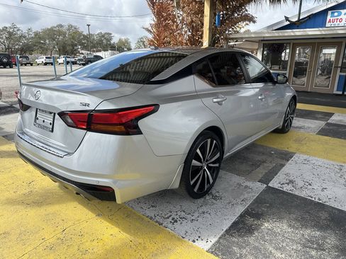 Used 2021 Nissan Altima 2.5 SR FWD image 5
