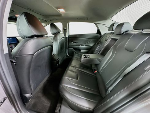 Used 2024 Hyundai Elantra Limited FWD image 28