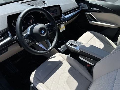 Used 2025 BMW X1 xDrive28i w/ Convenience Package image 4
