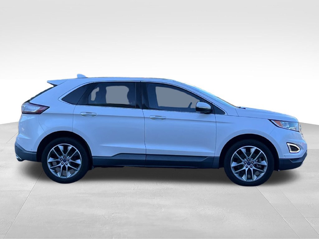 Used 2018 Ford Edge Titanium w/ Equipment Group 302A FWD image 4