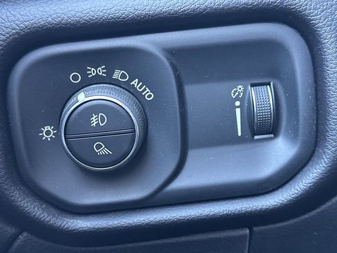 Used 2023 RAM 2500 Big Horn w/ Level B Equipment Group image 19