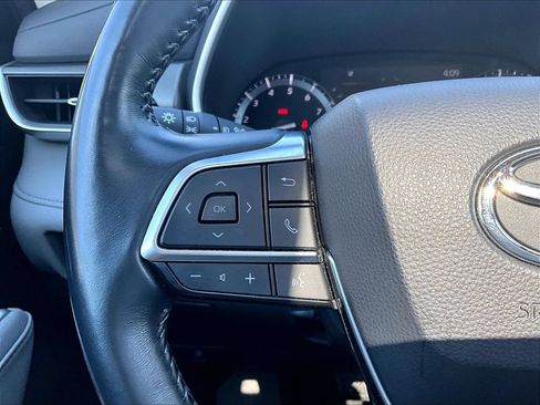 Used 2021 Toyota Highlander XLE AWD/4WD image 15