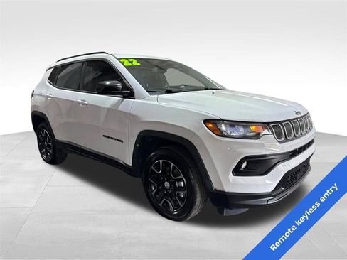 Used 2022 Jeep Compass Latitude AWD/4WD image 3