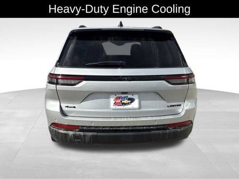 Used 2023 Jeep Grand Cherokee Limited w/ Black Appearance Package AWD/4WD image 7