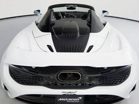Used 2024 McLaren 750S Spider RWD image 49