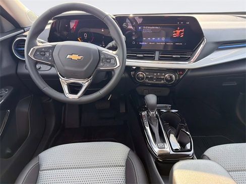 New 2026 Chevrolet Trax LT w/ Driver Confidence Package image 16