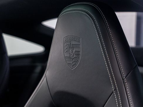 Certified 2022 Porsche 911 Carrera 4 AWD/4WD image 19