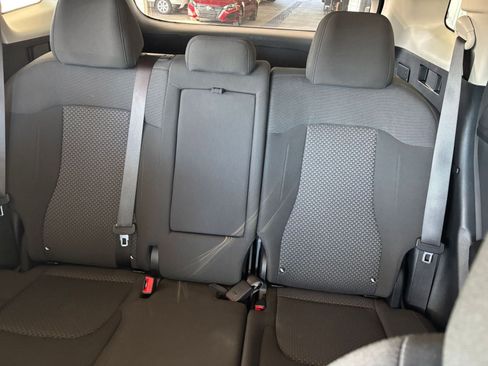 Used 2025 Kia Sportage LX image 38