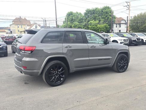 Used 2019 Jeep Grand Cherokee Altitude AWD/4WD image 5