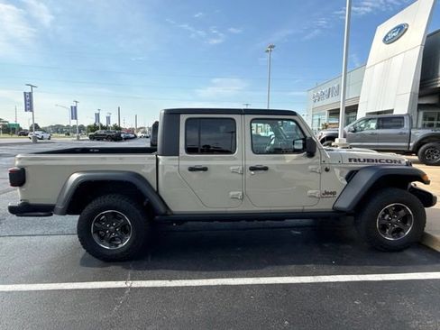 Used 2022 Jeep Gladiator Rubicon w/ LED Lighting Group AWD/4WD image 10
