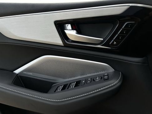 Certified 2025 Acura MDX FWD w/ Technology Package image 24