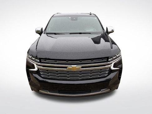 Used 2023 Chevrolet Suburban Premier w/ Premium Package 2 AWD/4WD image 2