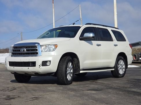 Used 2014 Toyota Sequoia Platinum image 21