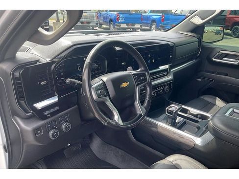 Used 2022 Chevrolet Silverado 1500 LTZ w/ Technology Package AWD/4WD image 15