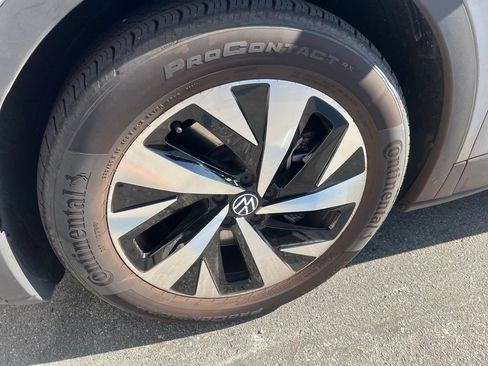 Used 2025 Volkswagen ID.4 Pro RWD image 8