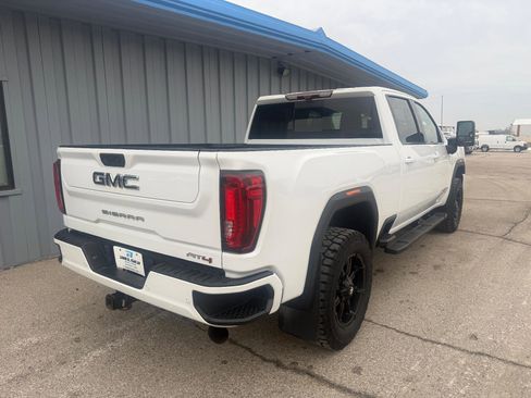 Used 2020 GMC Sierra 2500 AT4 w/ AT4 Premium Package image 6