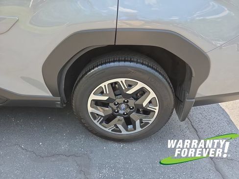 Used 2025 Subaru Forester Premium AWD/4WD image 22