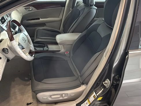 Used 2011 Toyota Avalon Limited FWD image 14
