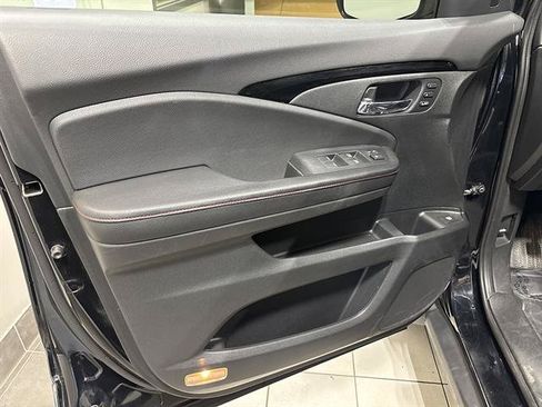 Used 2017 Honda Ridgeline Black Edition image 8